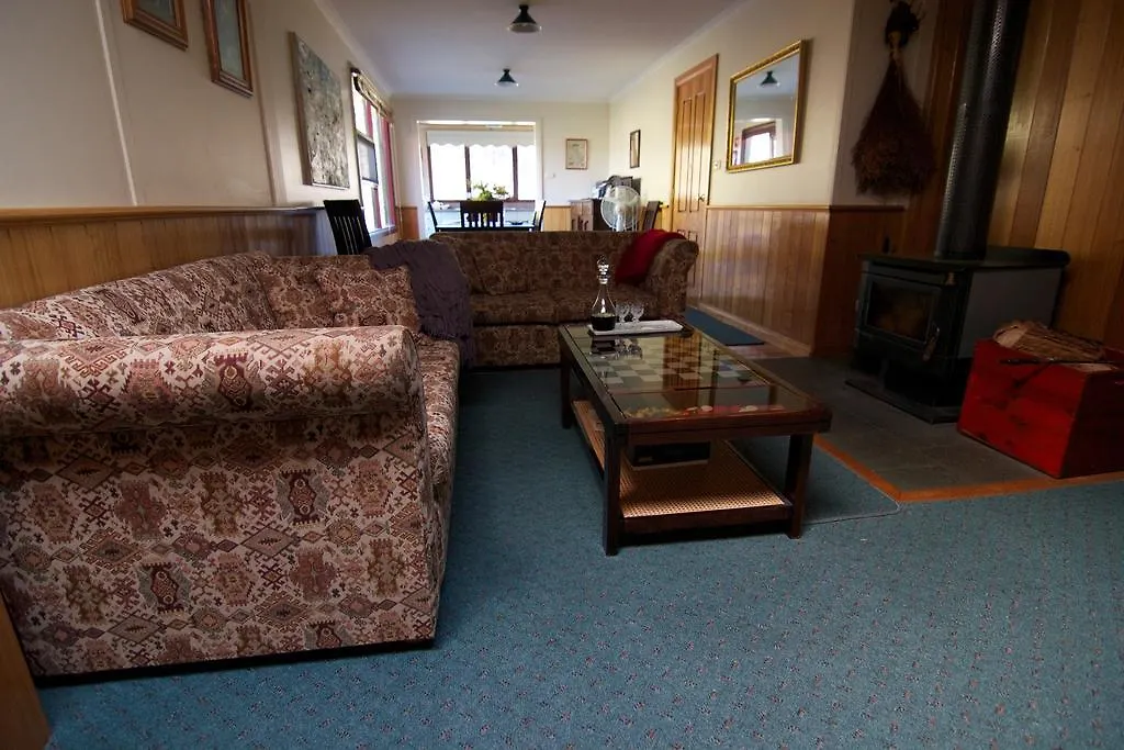 Hamlet Downs Country Accommodation-1