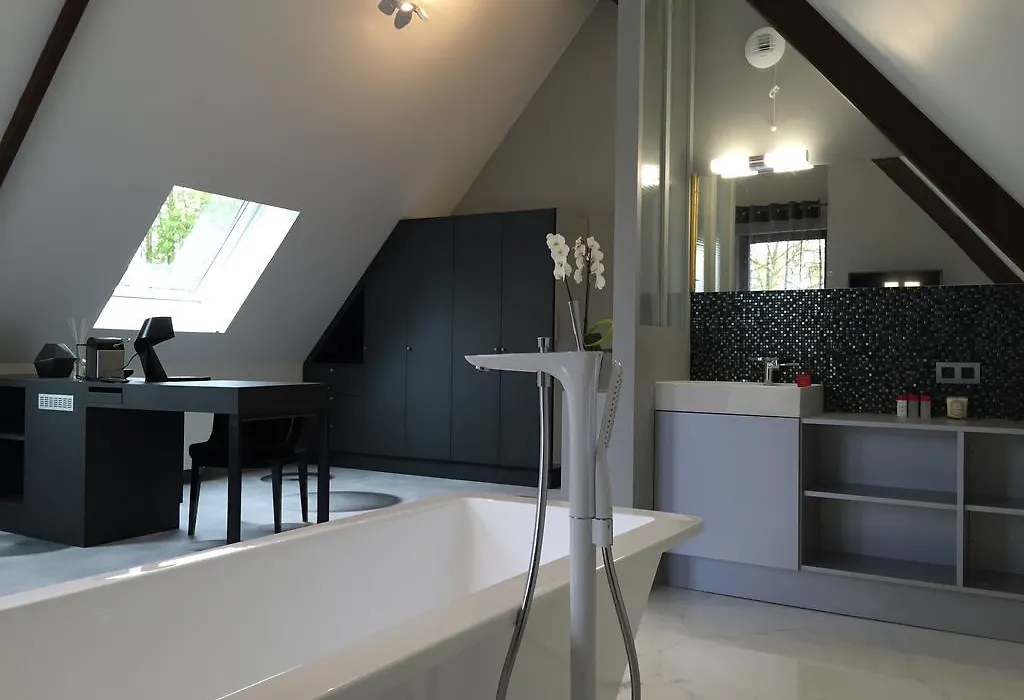 Le Domaine des Loups-1