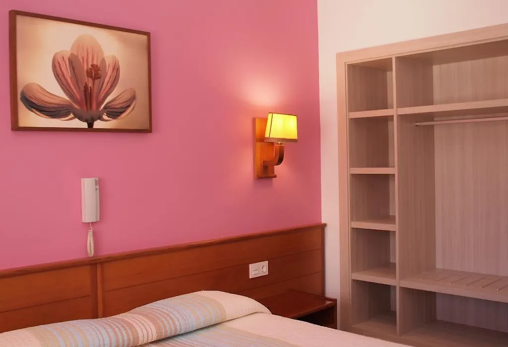 Hostal El Castell-1