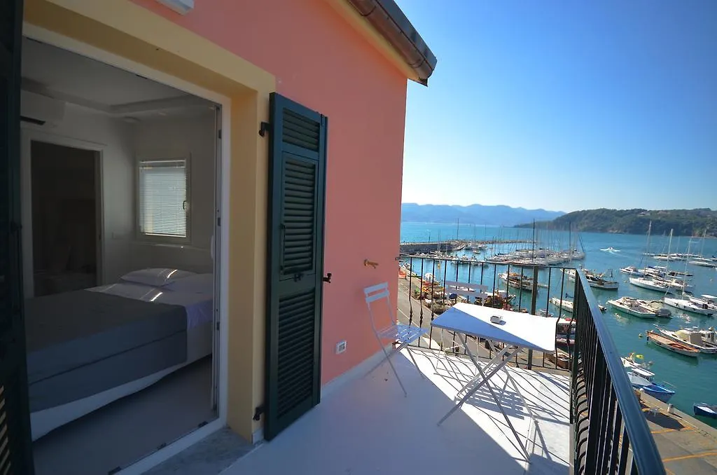 Al Molo Sea View Rooms-1