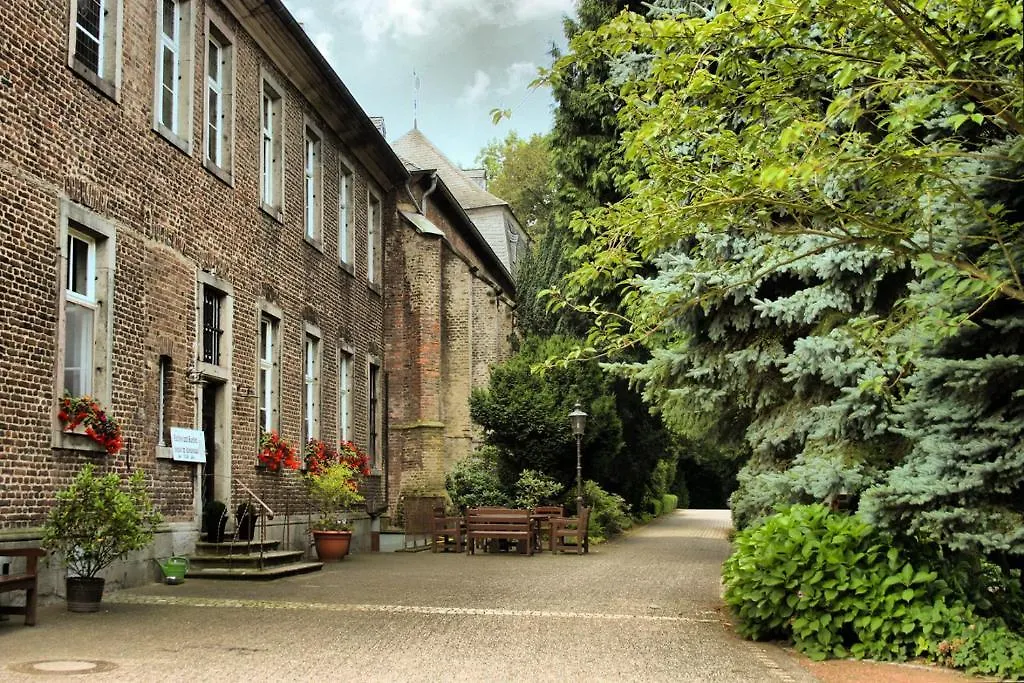 Nikolauskloster-1