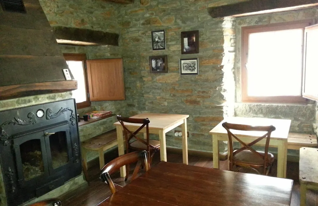 Hostal De Montaña La Aldeya-1