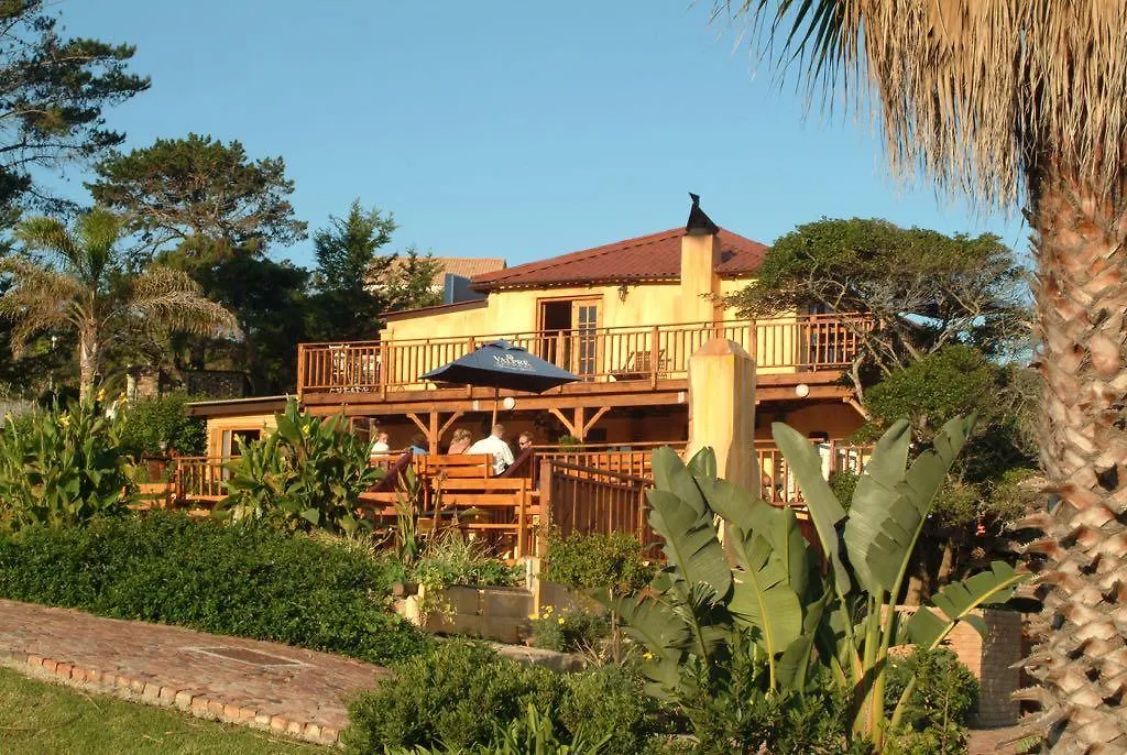 Dutton'S Cove Guest House-1