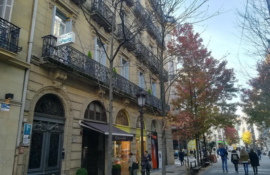 Pensión La Perla-1