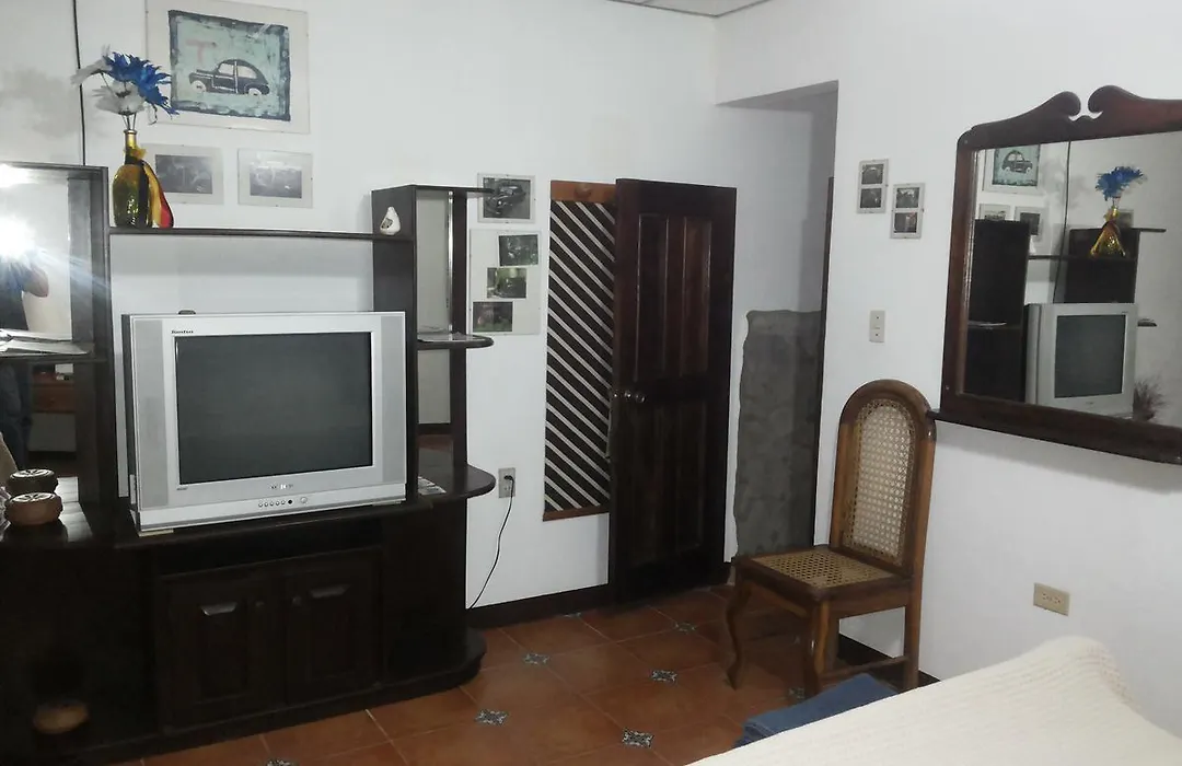 Charly'S Guest House-1