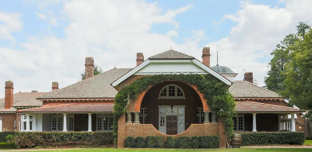 Petersons Armidale Winery And Guesthouse-1