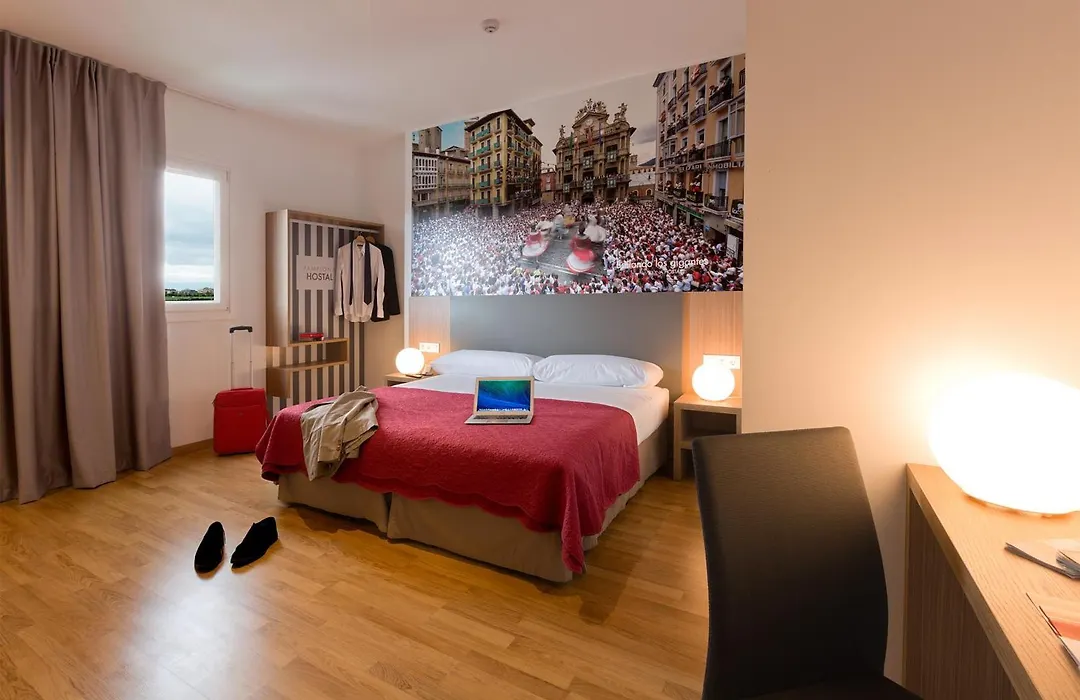 Iraipe Pamplona Hostal Auto Check-In-1