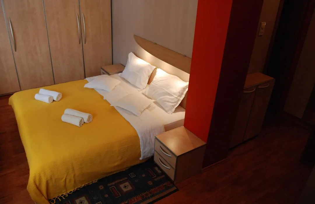 Car Royal Apartments And Rooms-1