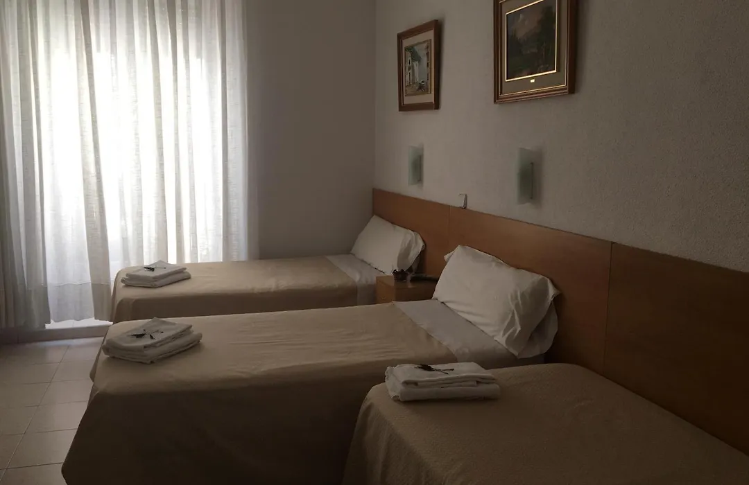 Hostal R. Lido-1