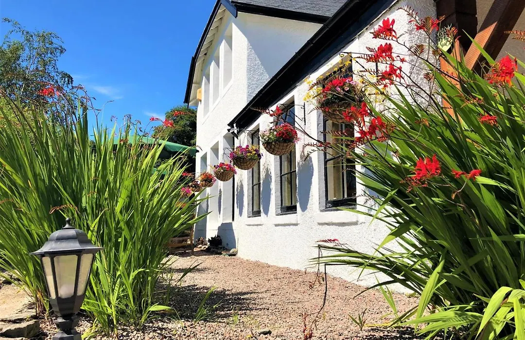 Glenmoriston Arms Hotel-1