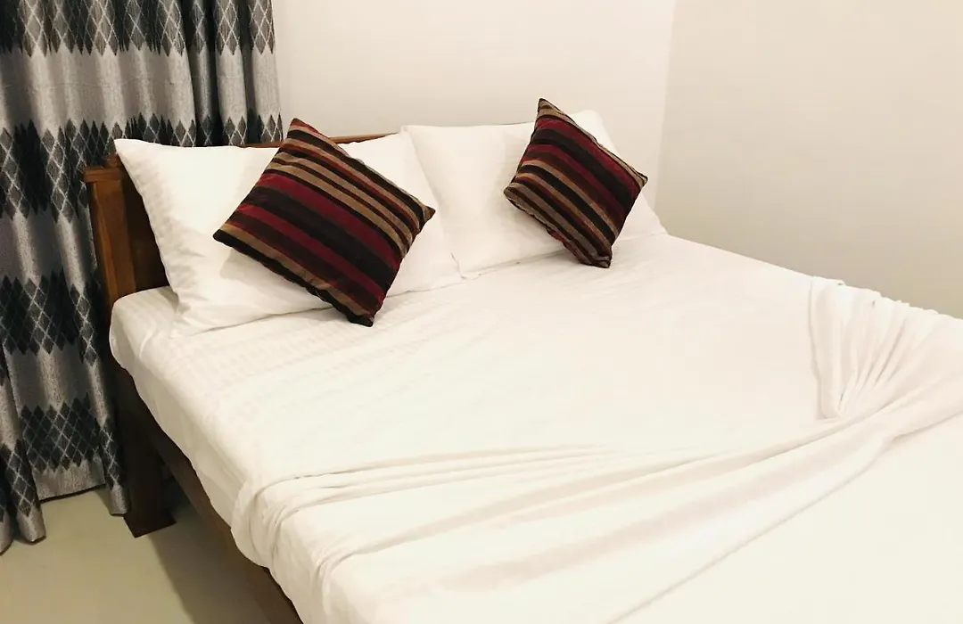 Hamilton Tourist Rest-1