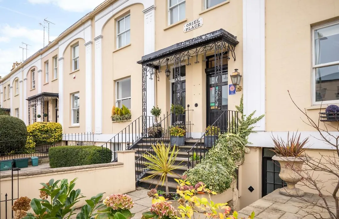 Crossways Guest House-1
