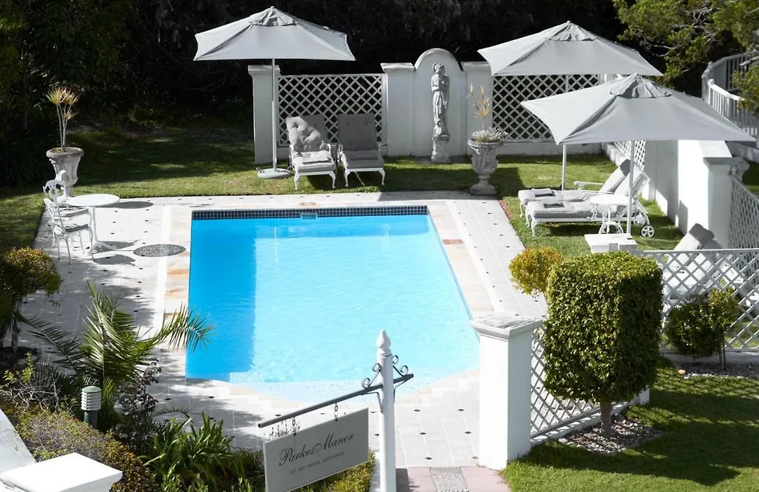Parkes Manor-1