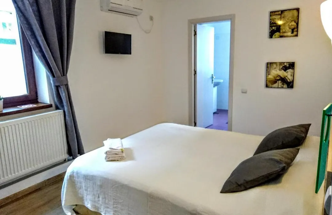 Central Guesthouse (Adults Only)-1