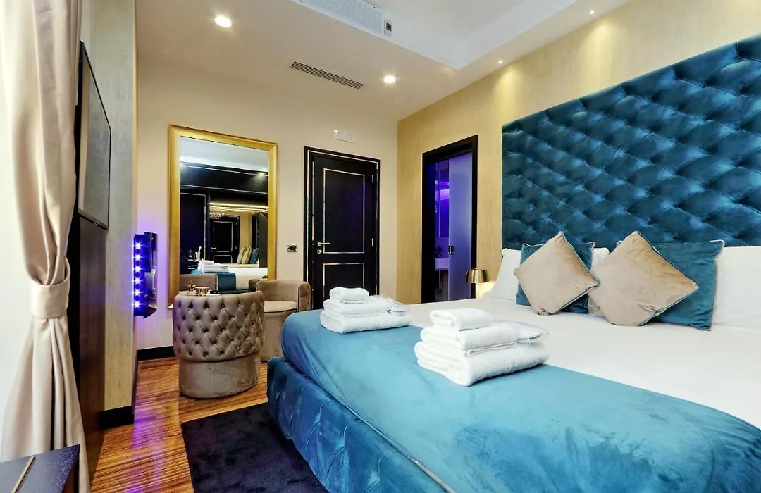 Spanish Hills Collection Luxury Suites & Jacuzzi-1