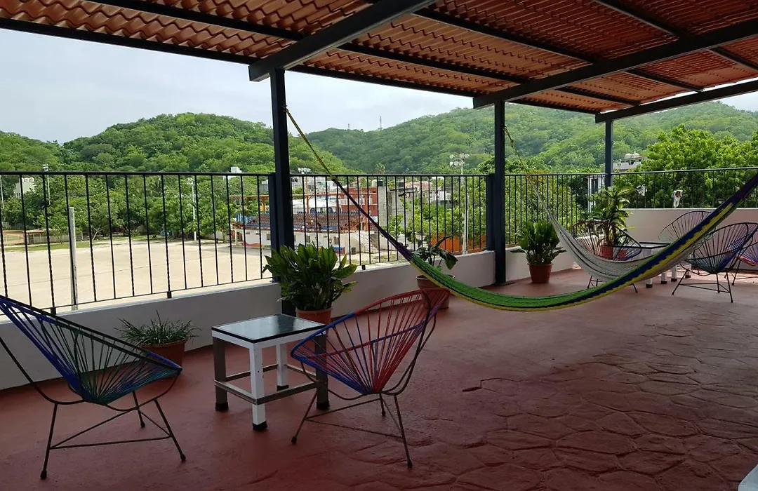 Hostal Azul y Blanco-1
