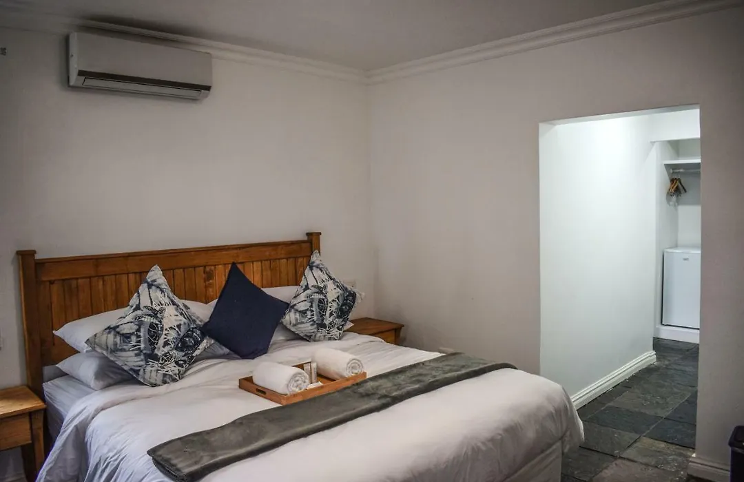 Santorini Guesthouse-1