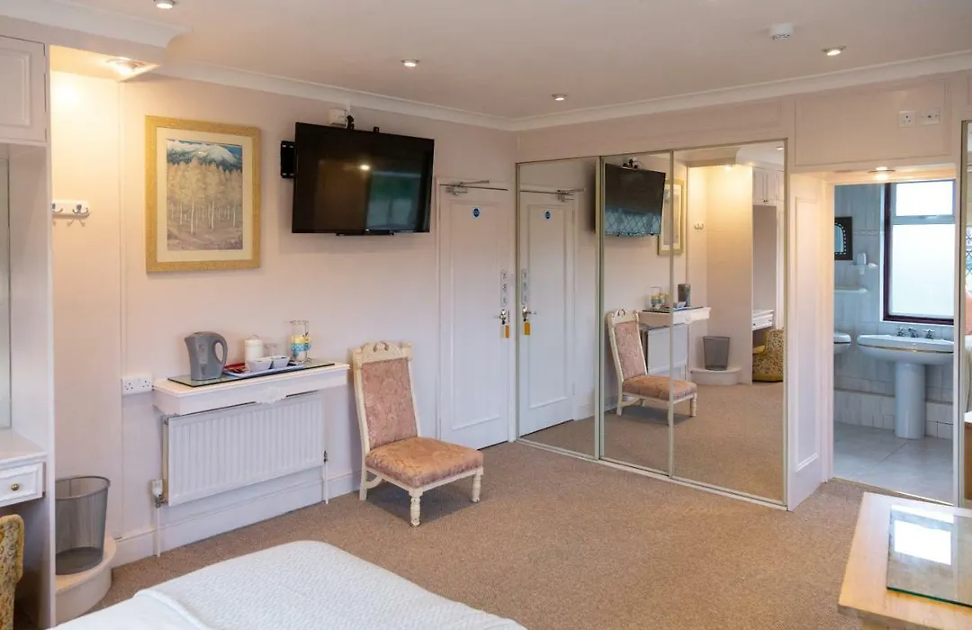 Elmcroft Guest House-1
