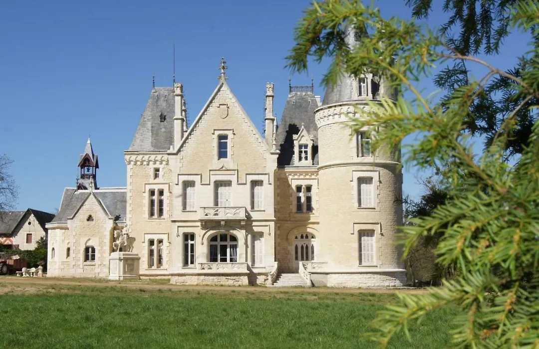 Chateau Des Chevaliers De Londigny-1