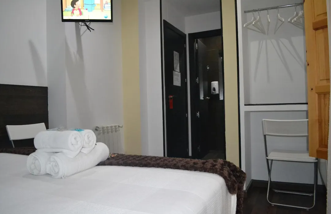 Hostal El Brezo-1