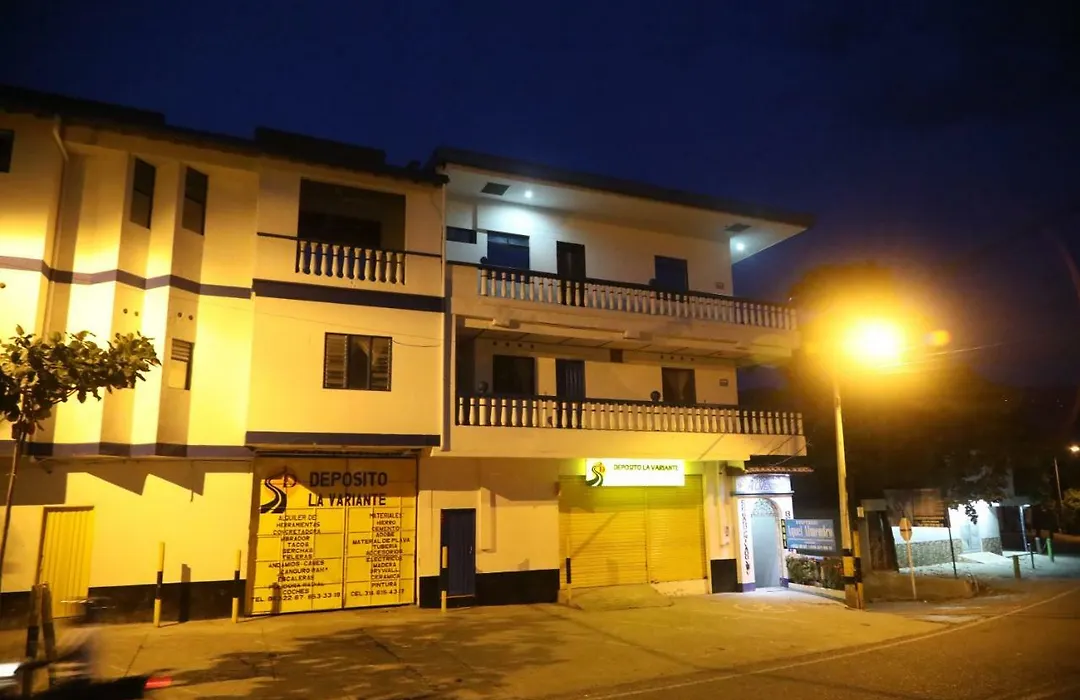 Hospedaje Aquel Almendro-1