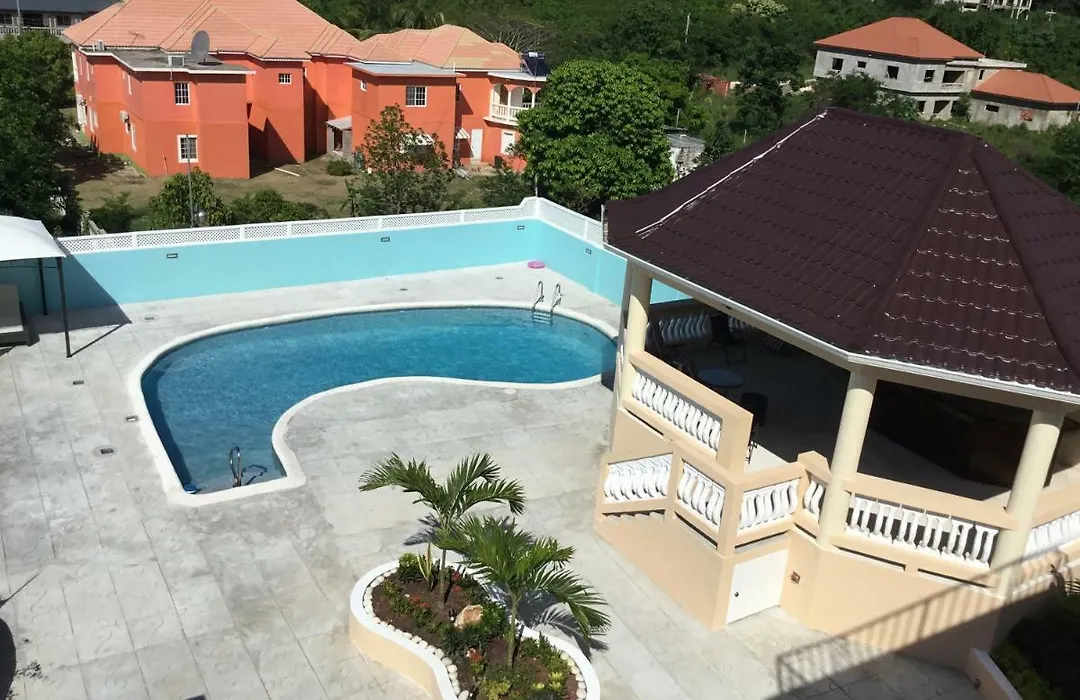 Cool Breeze Discovery Bay-1