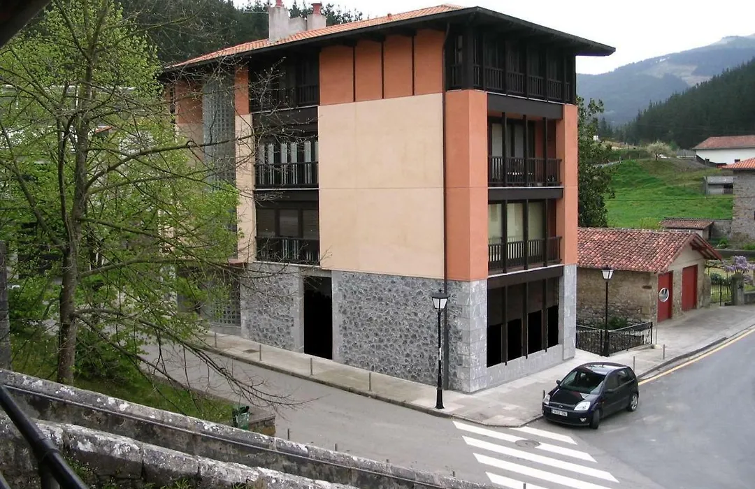 Pension Txomin Ostatua-1