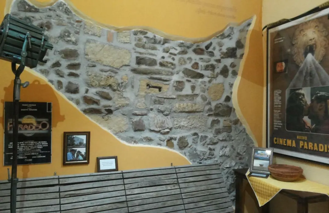 Casa Cinema Paradiso-1