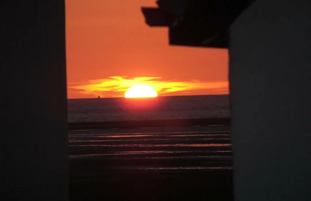 Seaways Cottage Hoylake-1