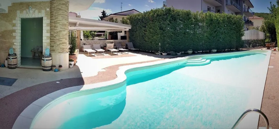 Glamour Bed & Breakfast-1