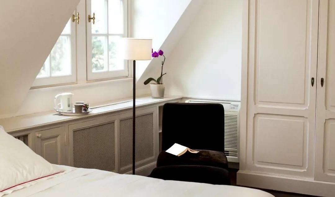 Guest House La Maison Chantecler-1