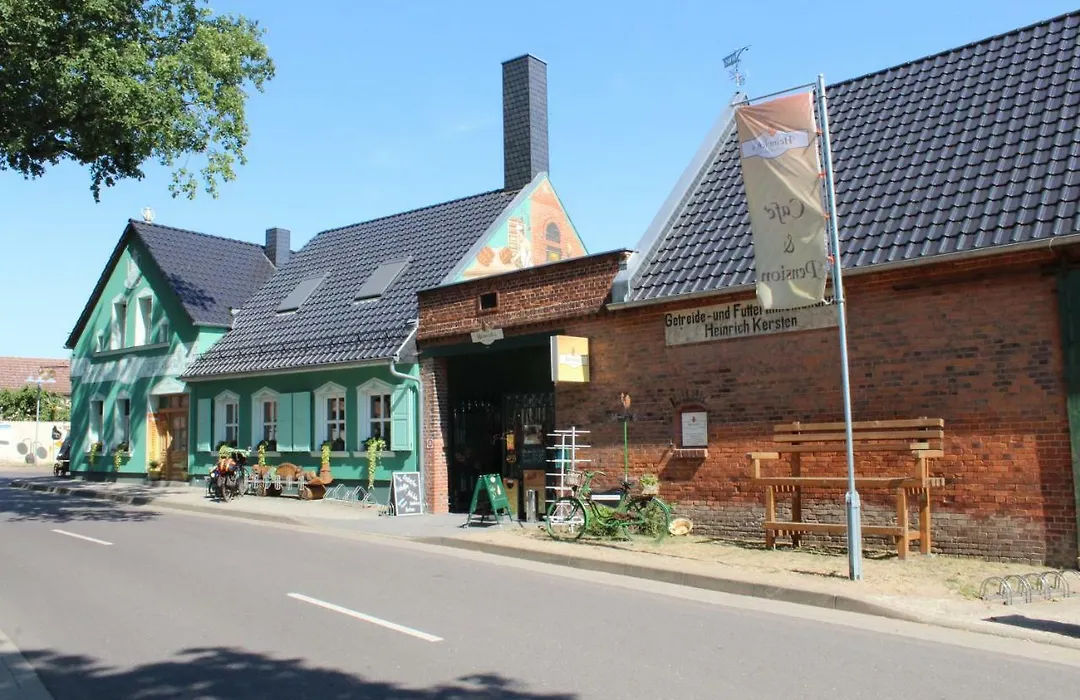 Heinrich's Pension&Cafe-Wirtschaft-1