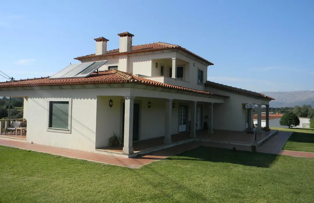 Casa Estrada Da Guia-1