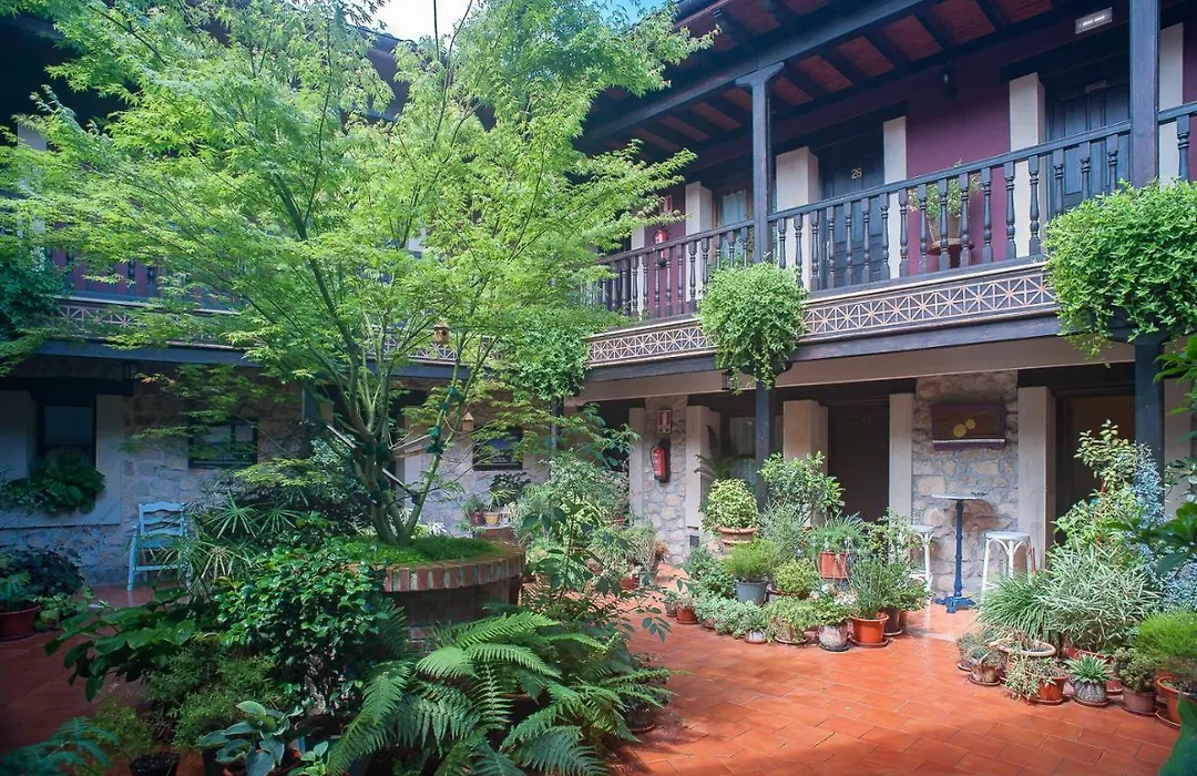 Hotel Rural Corru San Pumés-1