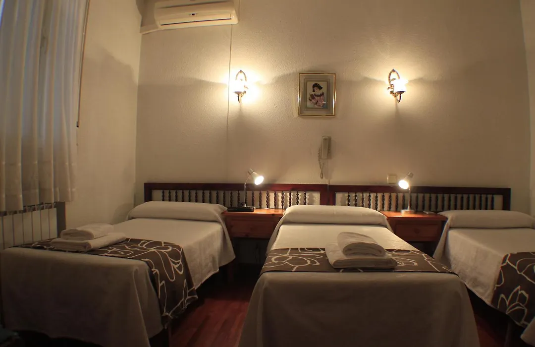 Hostal Esmeralda-1