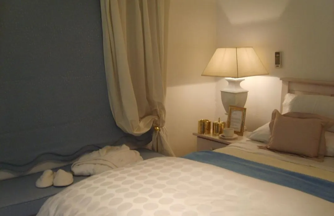 Emerald Guest House Springs-1