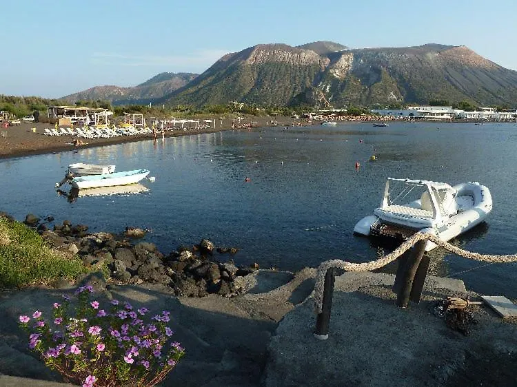 Vulcano Beach-1