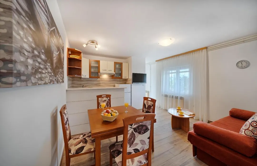 Apartmani Marina-1
