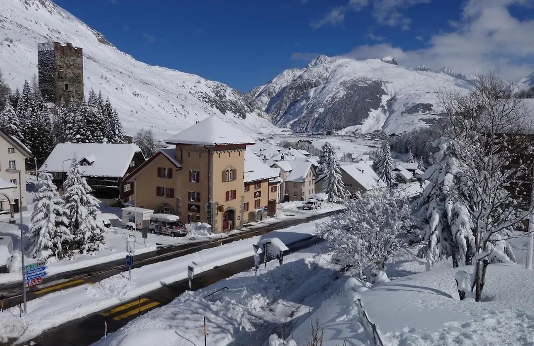 Sust Lodge am Gotthard-1