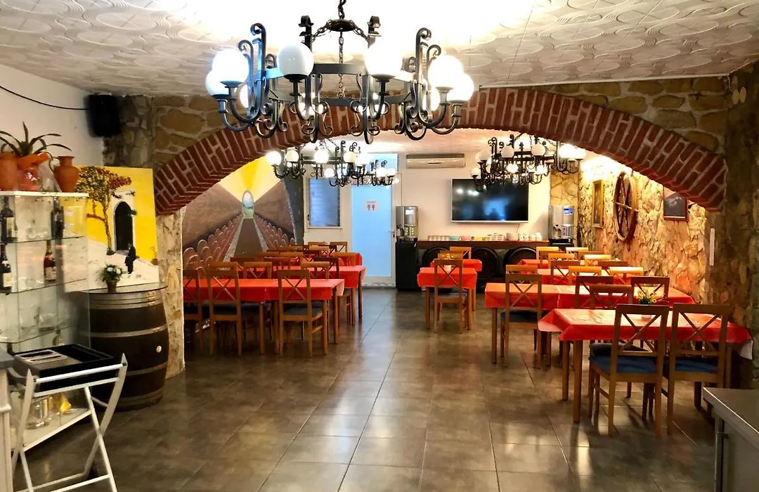 Hostal Univers-1
