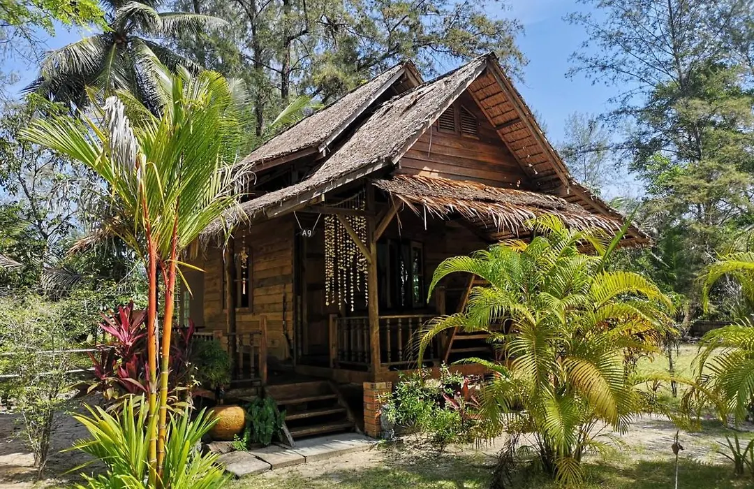 Hapla Beach Cottage-1
