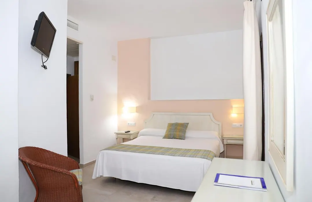 Hostal Doña Lola Marina-1