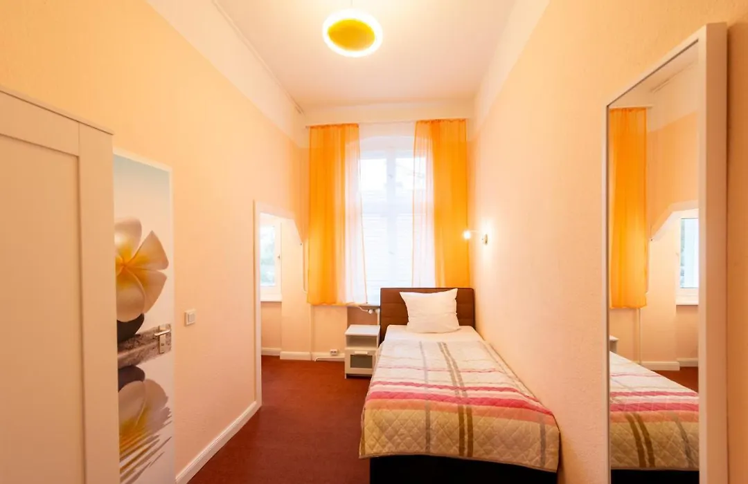 Hotel Pension Dahlem-1