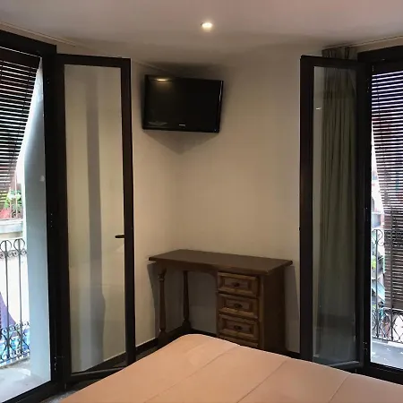 Hostal Radio Barcelona-2