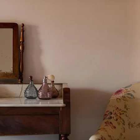 El Palauet De Monells - Adults Only-3