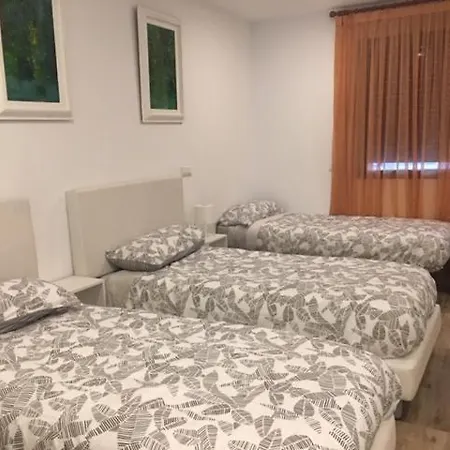 Rooms H Skyline-2