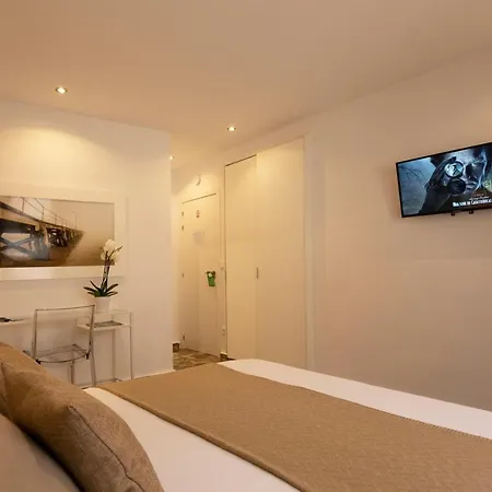 Room Boutique 32-2