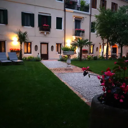 Cinqueteste Luxury Home-2