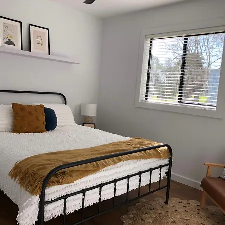 Oak Lane Guest House & Farm Stay-2