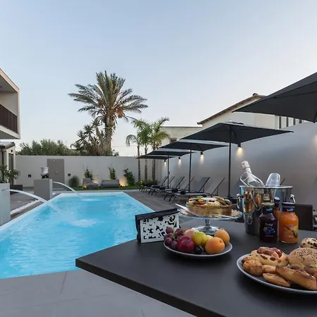 Giafra Luxury Rooms-2